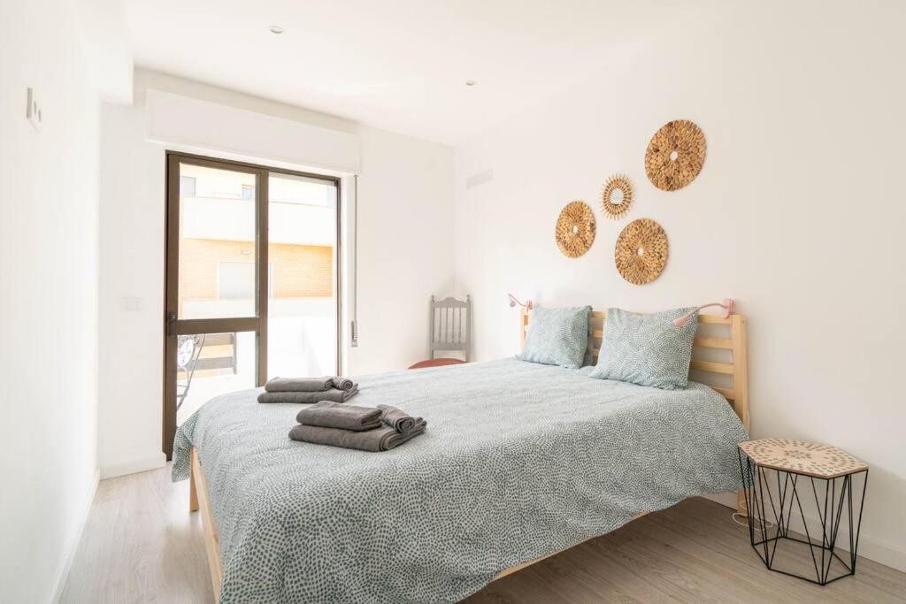 Casa Oliveira - Sunny 2-Bed Retreat Steps From The Beach Armação de Pêra Exteriör bild