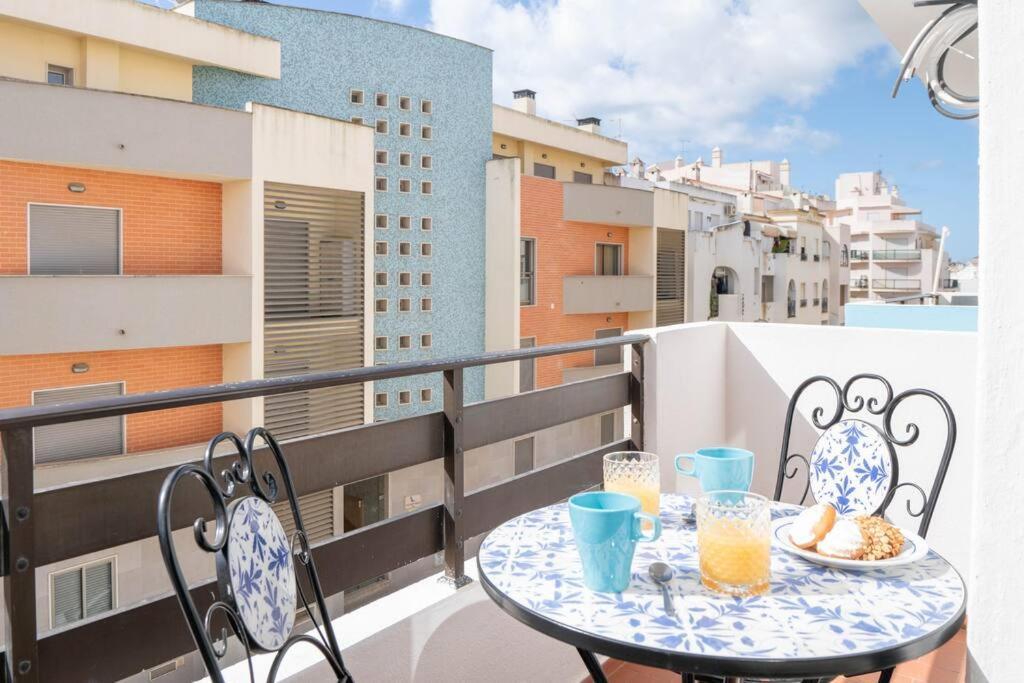 Casa Oliveira - Sunny 2-Bed Retreat Steps From The Beach Armação de Pêra Exteriör bild