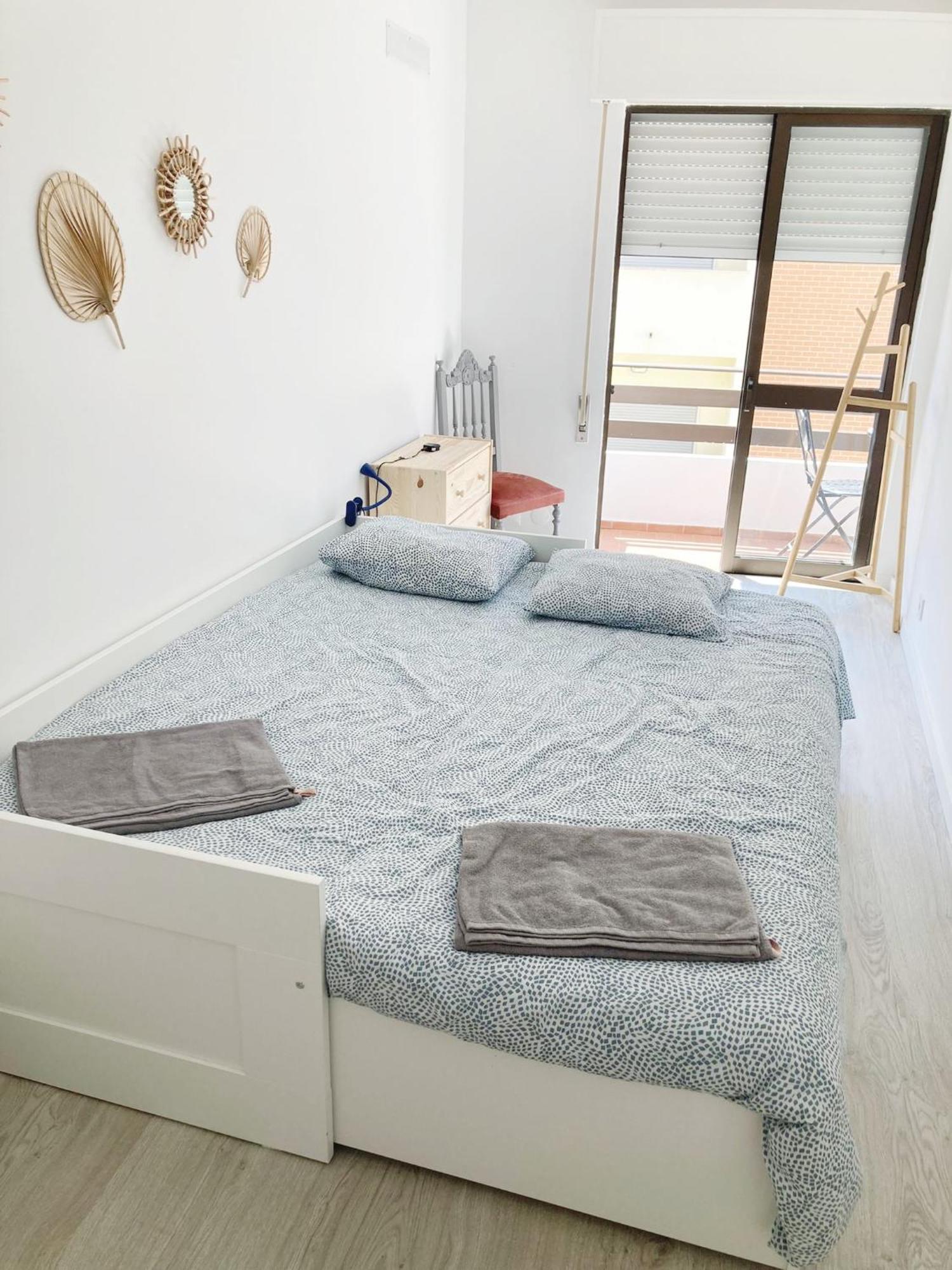 Casa Oliveira - Sunny 2-Bed Retreat Steps From The Beach Armação de Pêra Exteriör bild